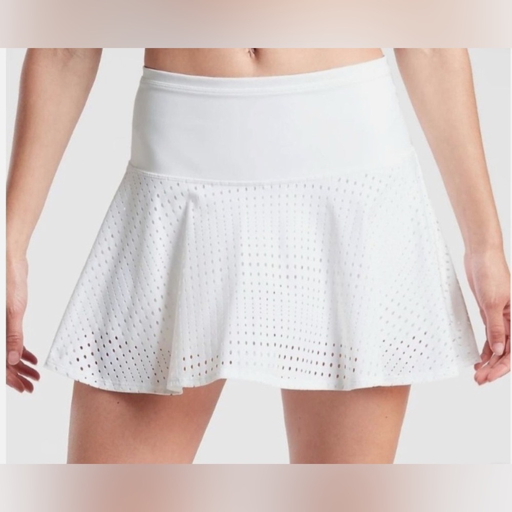 Athleta Mesh A-Game high waisted white 14” skort. Size S EUC